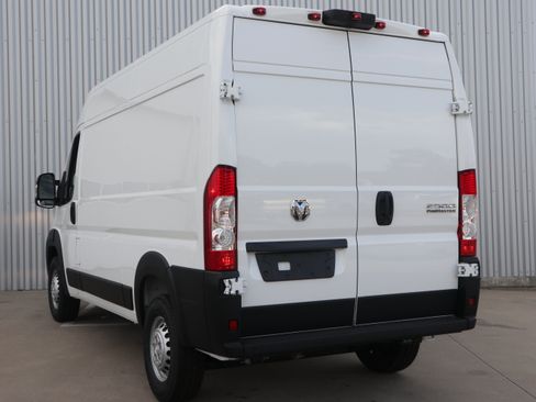 New 2026 RAM ProMaster 2500 w/ Premium Convenience Group FWD image 9