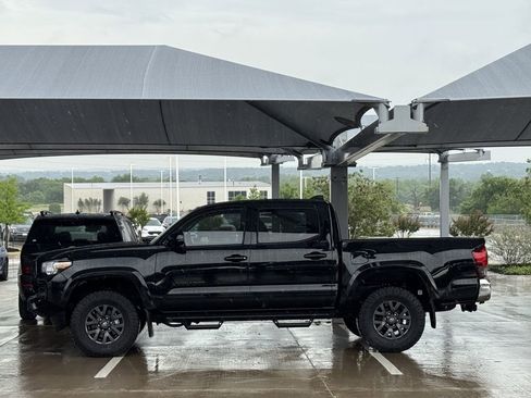 Used 2023 Toyota Tacoma SR5 RWD image 3