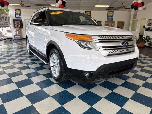 Used 2015 Ford Explorer XLT w/ Equipment Group 201B FWD image 1
