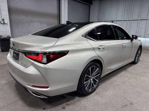 Certified 2023 Lexus ES 350 w/ Premium Package image 3