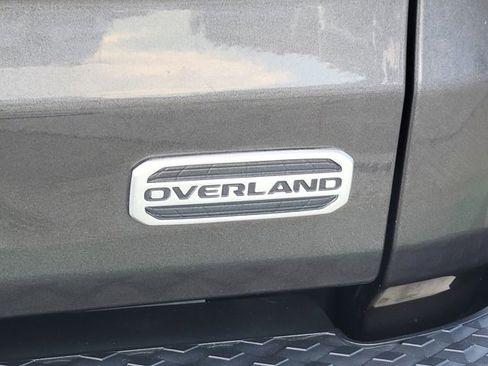 Used 2020 Jeep Gladiator Overland image 11