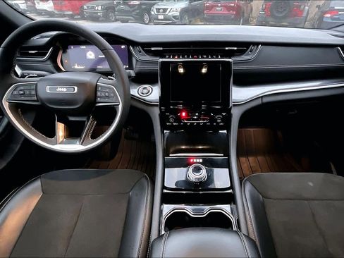 Used 2023 Jeep Grand Cherokee L Altitude image 13