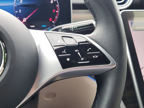 Used 2025 Mercedes-Benz C 300 Sedan image 20