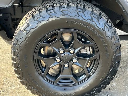 Certified 2022 Jeep Gladiator Willys image 7