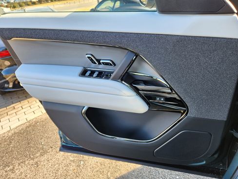 New 2026 Land Rover Range Rover Sport SE image 16