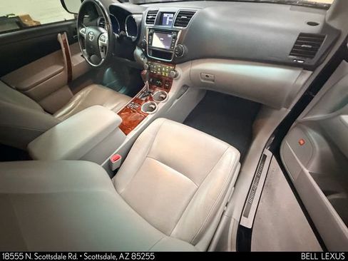 Used 2013 Toyota Highlander Limited AWD/4WD image 11