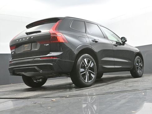 New 2026 Volvo XC60 T8 Core w/ Climate Package image 28