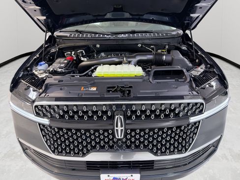 New 2026 Lincoln Navigator Premiere AWD/4WD image 31