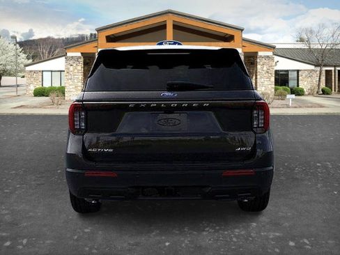 New 2026 Ford Explorer Active AWD/4WD image 5