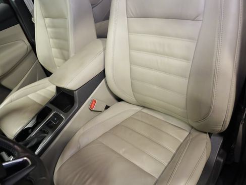 Used 2017 Ford Escape Titanium FWD image 16