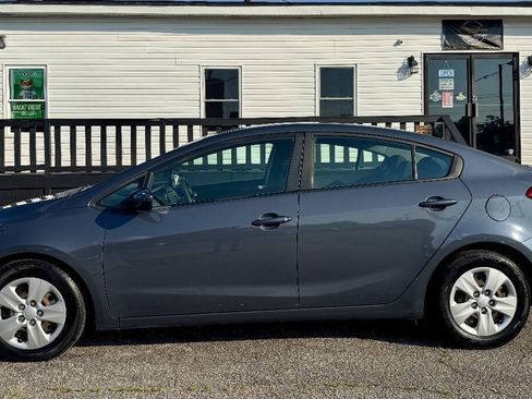 Used 2016 Kia Forte LX FWD image 2