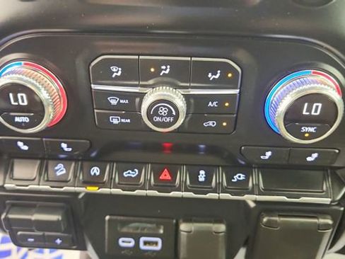 Used 2019 GMC Sierra 1500 SLT w/ X31 Off-Road Package AWD/4WD image 16