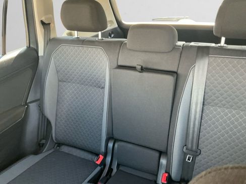 Used 2021 Volkswagen Tiguan S image 13