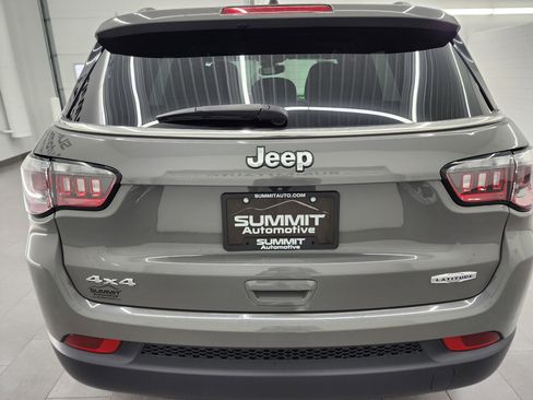 Used 2024 Jeep Compass Latitude image 25