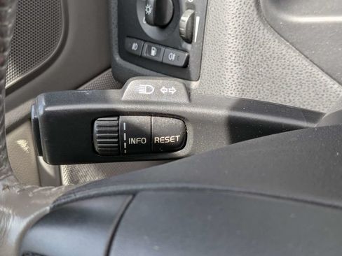 Used 2009 Volvo C70 T5 FWD image 42