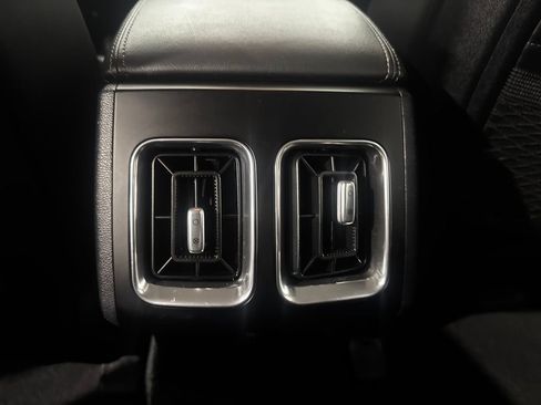 Used 2024 Kia Sorento S FWD image 39