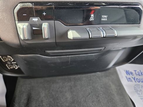 Used 2022 RAM 1500 Big Horn AWD/4WD image 41