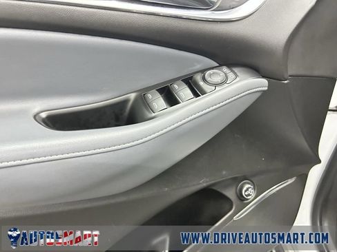 Used 2023 Buick Enclave Essence image 13