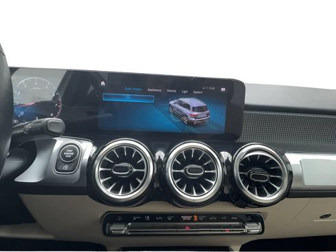 Used 2022 Mercedes-Benz GLB 250 w/ Premium Package Lite image 45