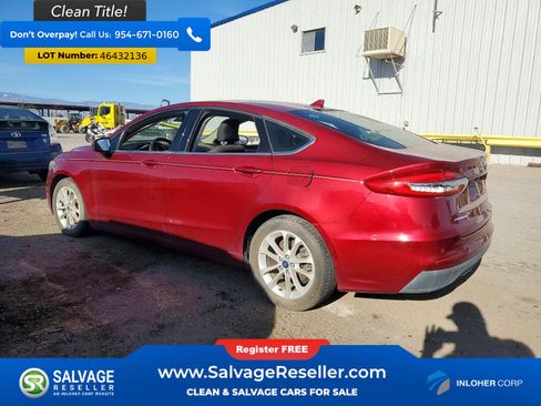 Used 2019 Ford Fusion SE image 3