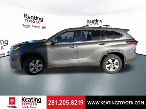 Used 2021 Toyota Highlander LE image 6