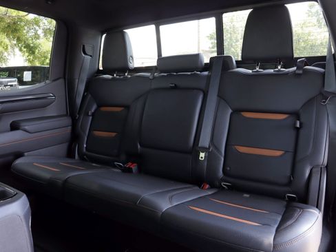 Used 2022 GMC Sierra 1500 AT4 w/ AT4 Premium Package AWD/4WD image 10