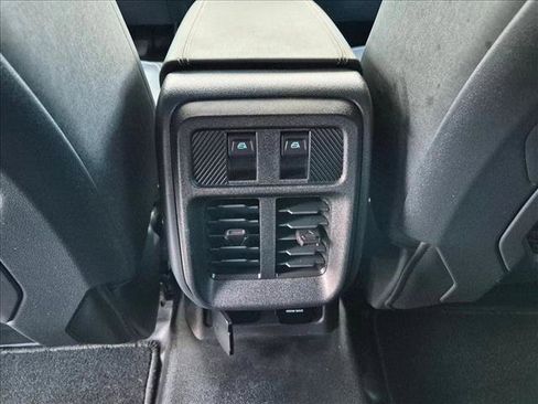 Used 2025 Ford Bronco Badlands AWD/4WD image 17