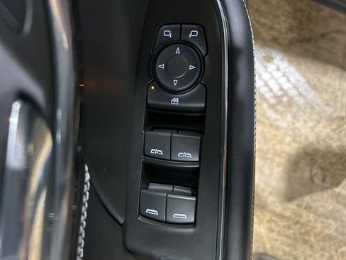 Used 2023 Buick Envision Preferred image 13