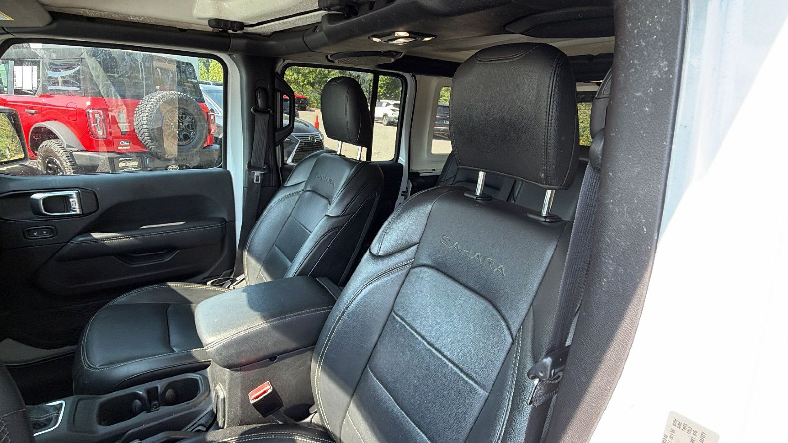 Used 2023 Jeep Wrangler Unlimited Sahara AWD/4WD image 16