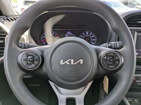 Certified 2022 Kia Soul LX FWD image 19