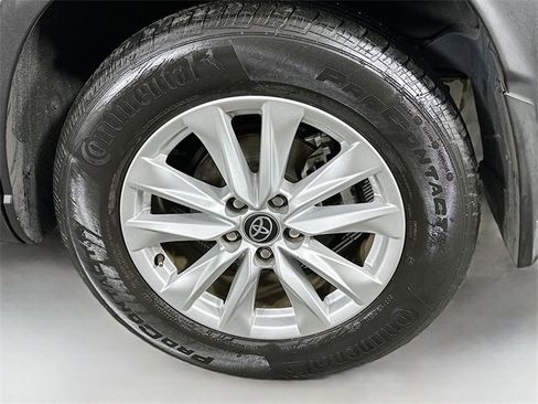 Used 2023 Toyota Corolla Cross LE image 28