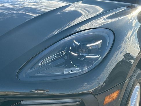 Used 2022 Porsche Macan image 36