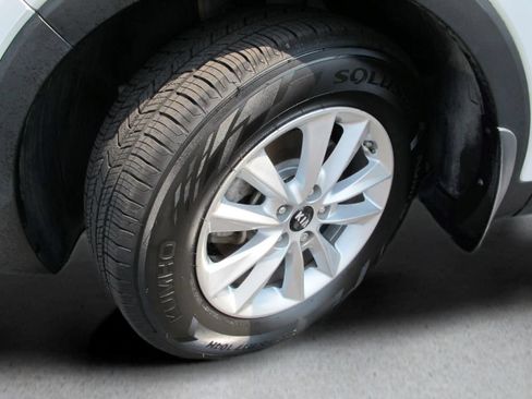 Used 2020 Kia Sorento LX FWD image 25