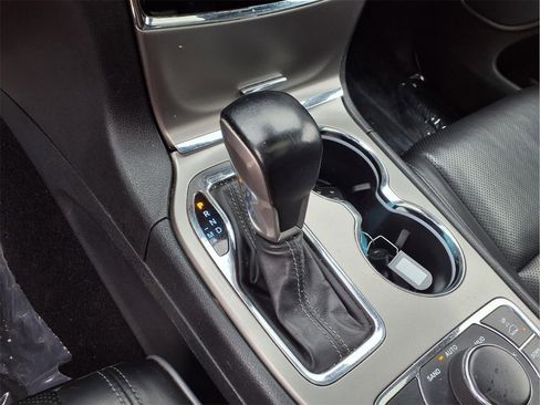 Used 2020 Jeep Grand Cherokee Overland image 25