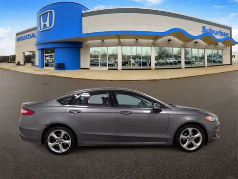 Used 2013 Ford Fusion SE image 9