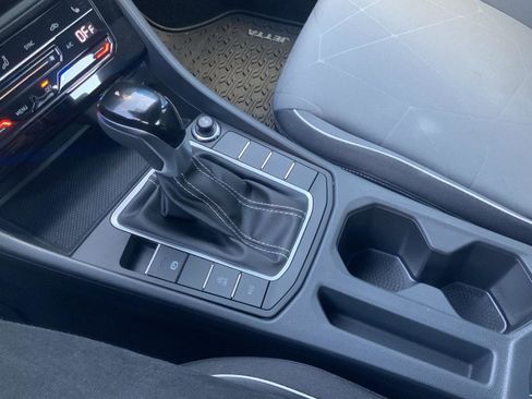 Used 2025 Volkswagen Jetta Sport image 22