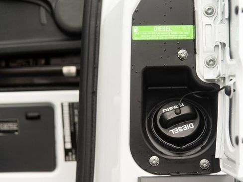 Used 2025 Mercedes-Benz Sprinter 2500 image 23