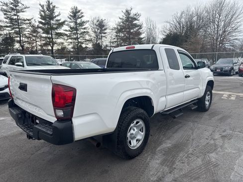 Used 2020 Toyota Tacoma SR image 5