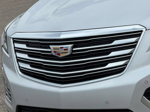 Used 2018 Cadillac XT5 Luxury w/ Driver Awareness Package AWD/4WD image 40