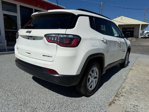 Used 2018 Jeep Compass Sport w/ Tech Group FWD image 18