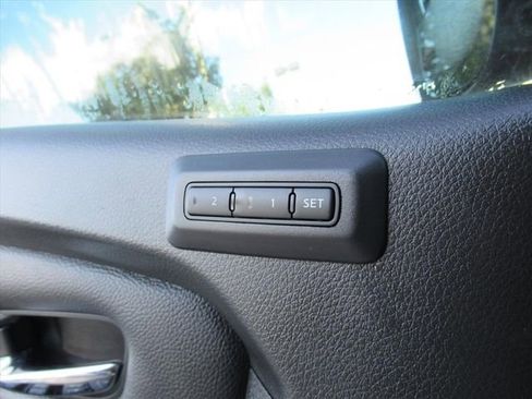 Used 2021 Nissan Titan PRO-4X w/ Pro-4x Convenience Package image 28