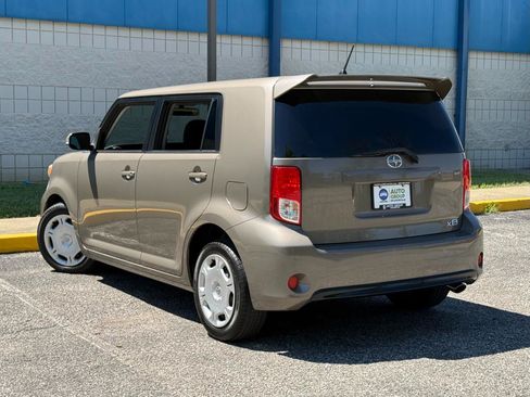Used 2013 Scion xB FWD image 5