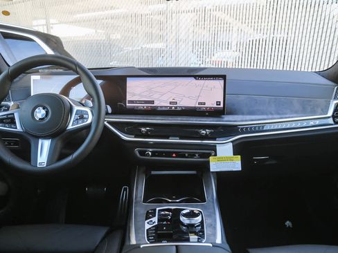 New 2026 BMW X7 xDrive40i w/ M Sport Package image 9