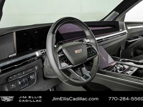 Used 2025 Cadillac Escalade V AWD/4WD image 4