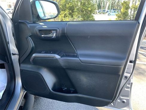 Certified 2016 Toyota Tacoma TRD Sport image 13