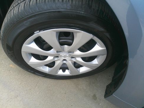 Used 2023 Toyota Corolla LE image 7