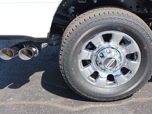 Used 2025 Ford F350 Lariat w/ Lariat Ultimate Package AWD/4WD image 15