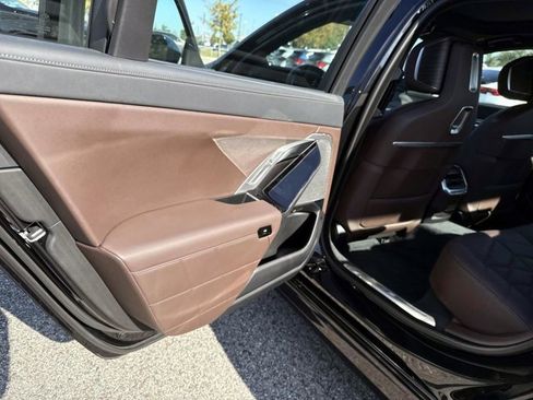 Certified 2023 BMW 740i 740i image 11