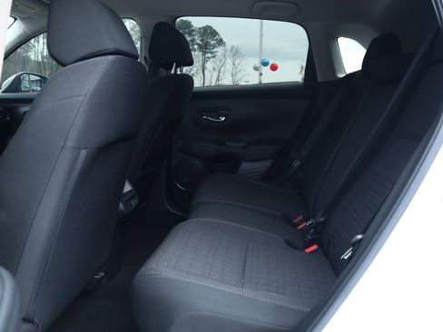 Used 2023 Honda HR-V LX image 13