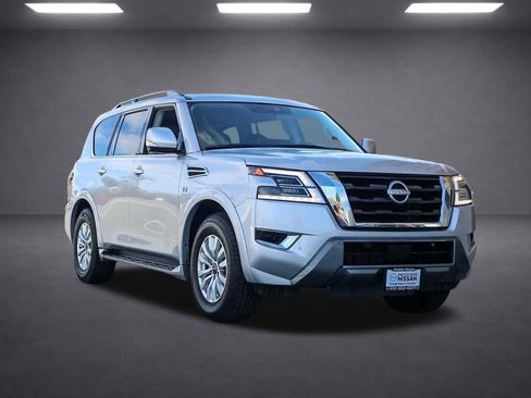Used 2022 Nissan Armada SV image 2